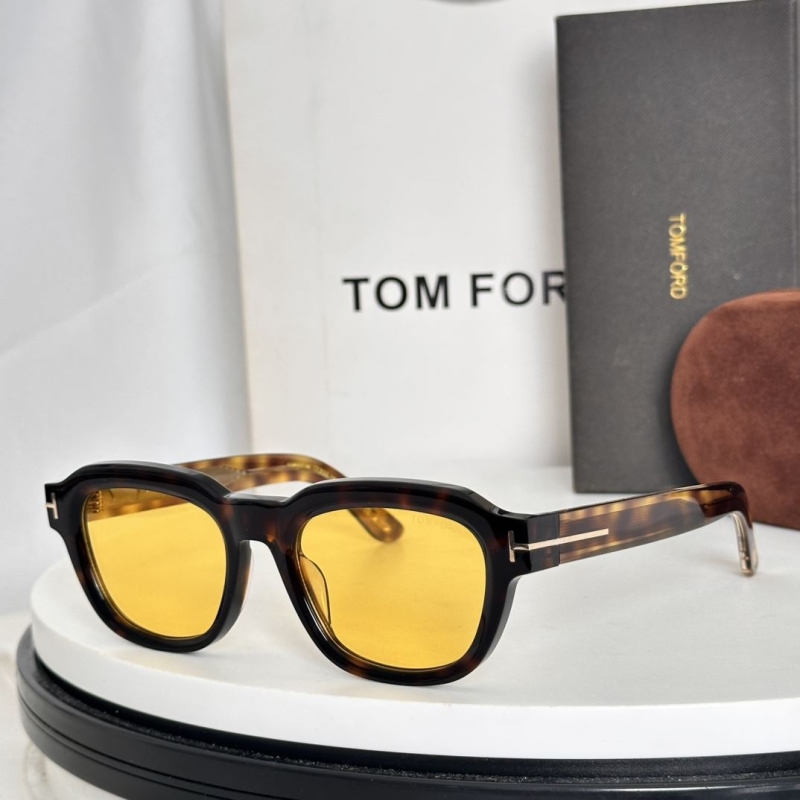 TOM FORD